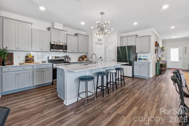 240 Eden Avenue, Mooresville, NC 28115