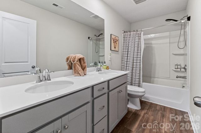 240 Eden Avenue, Mooresville, NC 28115