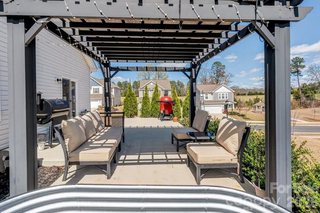 240 Eden Avenue, Mooresville, NC 28115