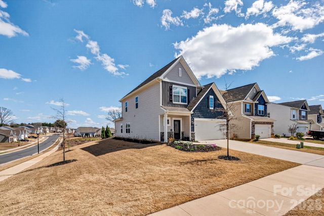 240 Eden Avenue, Mooresville, NC 28115