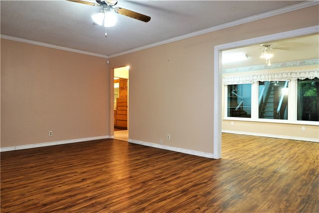 216 Llano Dr, Portland, TX 78374