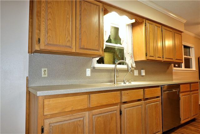 216 Llano Dr, Portland, TX 78374