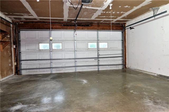 216 Llano Dr, Portland, TX 78374