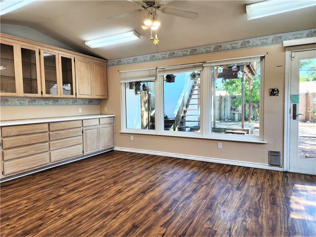 216 Llano Dr, Portland, TX 78374 — photo 4