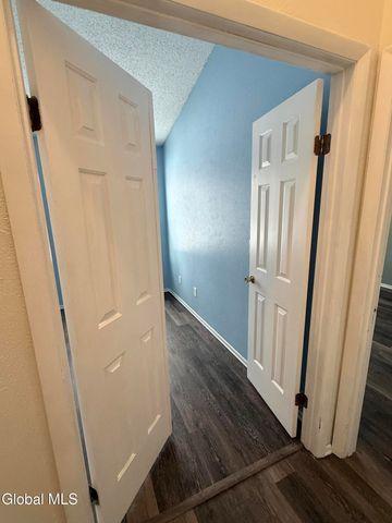 8 Schuyler Court, Clifton Park, NY 12065