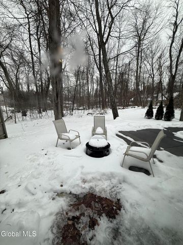 8 Schuyler Court, Clifton Park, NY 12065