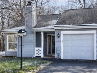 8 Schuyler Court, Clifton Park, NY 12065