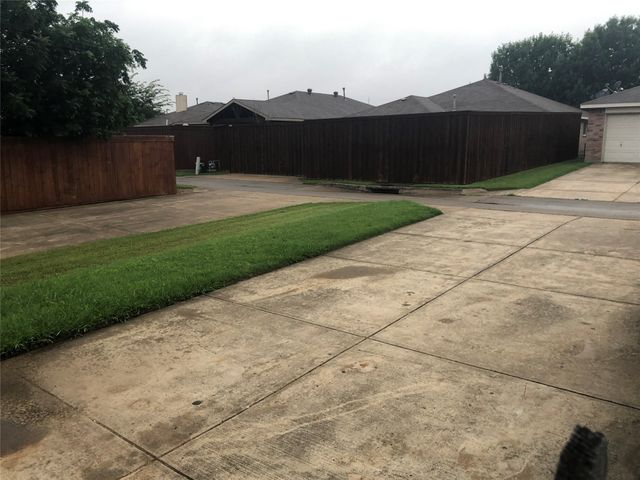 2937 Monticello Lane, Lancaster, TX 75134