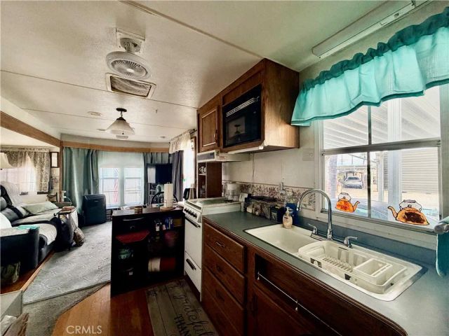 1295 S Cawston Avenue 359, Hemet, CA 92545