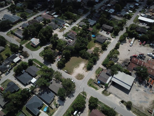 320 Harbor Street, Houston, TX 77020
