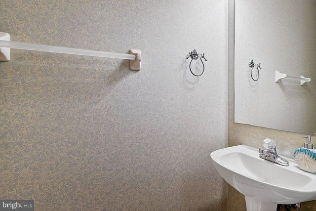 10 ELDRIDGE DR, Robbinsville, NJ 08691