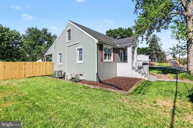 214 N RAILROAD ST, Hummelstown, PA 17036