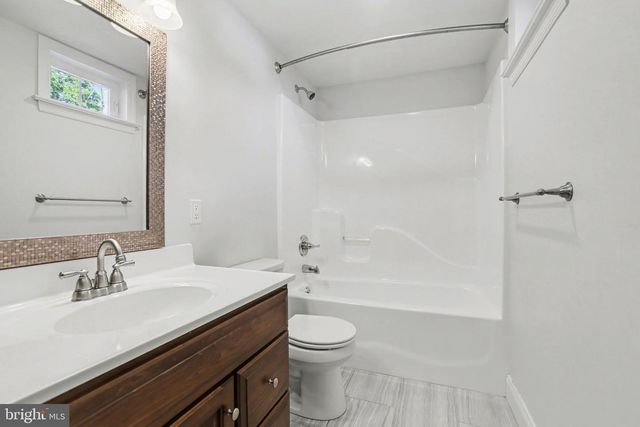 214 N RAILROAD ST, Hummelstown, PA 17036