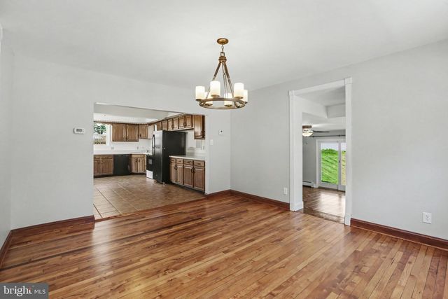214 N RAILROAD ST, Hummelstown, PA 17036