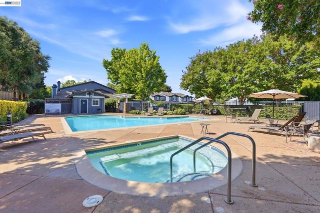 1510 Corte Reina Cmn, Livermore, CA 94551