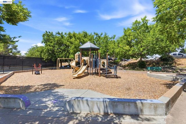 1510 Corte Reina Cmn, Livermore, CA 94551