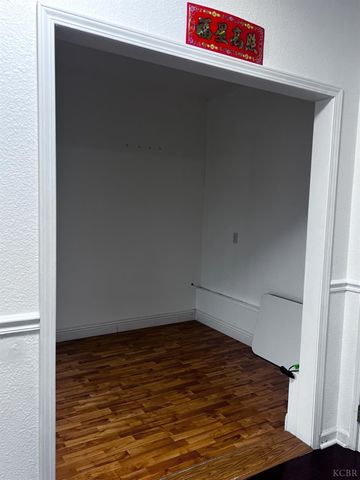 1950 W Rio Hondo Way, Hanford, CA 93230