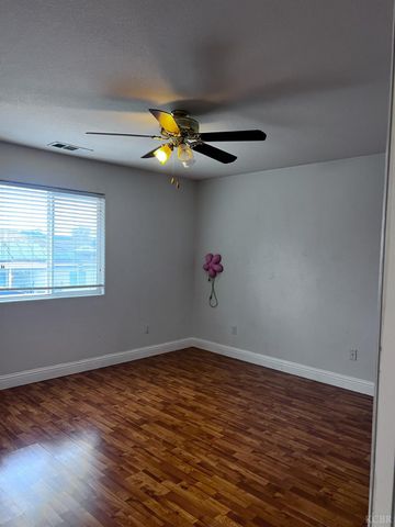 1950 W Rio Hondo Way, Hanford, CA 93230