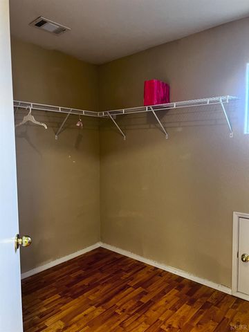 1950 W Rio Hondo Way, Hanford, CA 93230