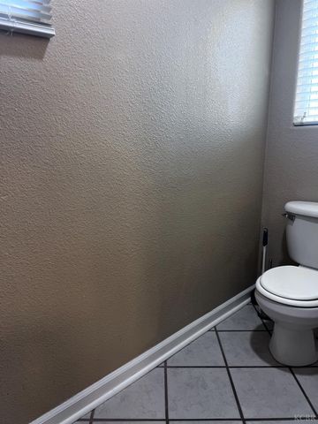 1950 W Rio Hondo Way, Hanford, CA 93230