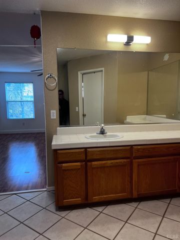 1950 W Rio Hondo Way, Hanford, CA 93230
