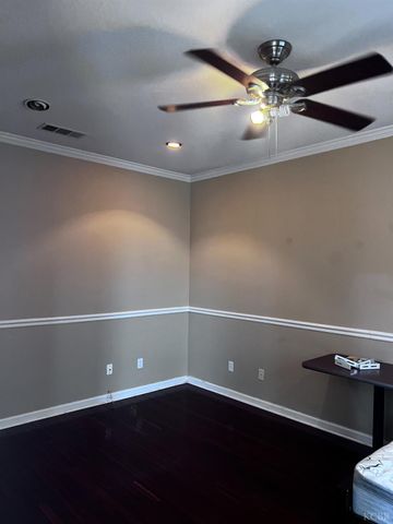 1950 W Rio Hondo Way, Hanford, CA 93230