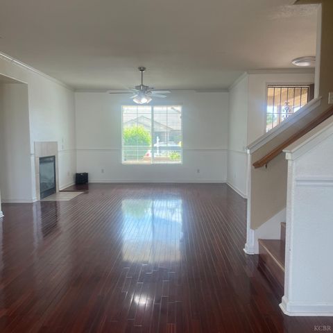 1950 W Rio Hondo Way, Hanford, CA 93230