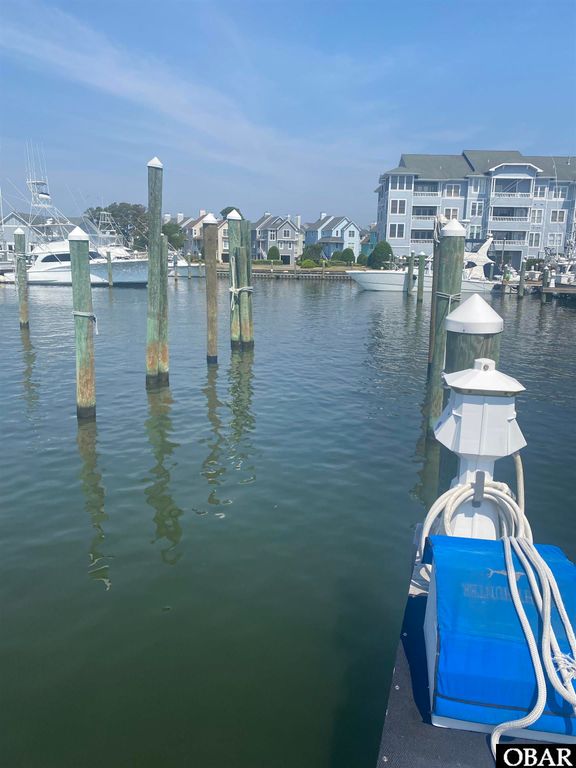 Image 4 of property listing at 15 Yacht Club Court Slip 15, Manteo, NC 27954