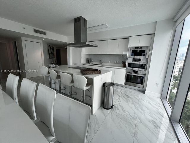 330 Sunny Isles Blvd 5-1008, Sunny Isles Beach, FL 33160