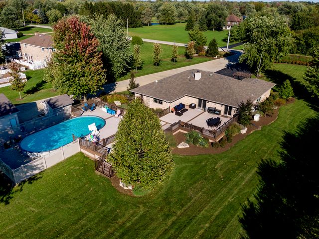 23826 S Schoolhouse Road, Manhattan, IL 60442