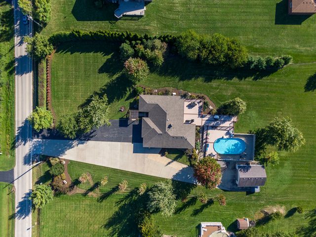 23826 S Schoolhouse Road, Manhattan, IL 60442