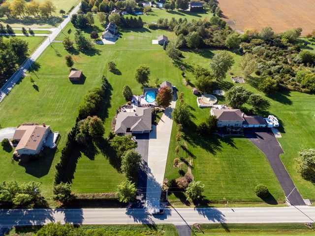 23826 S Schoolhouse Road, Manhattan, IL 60442