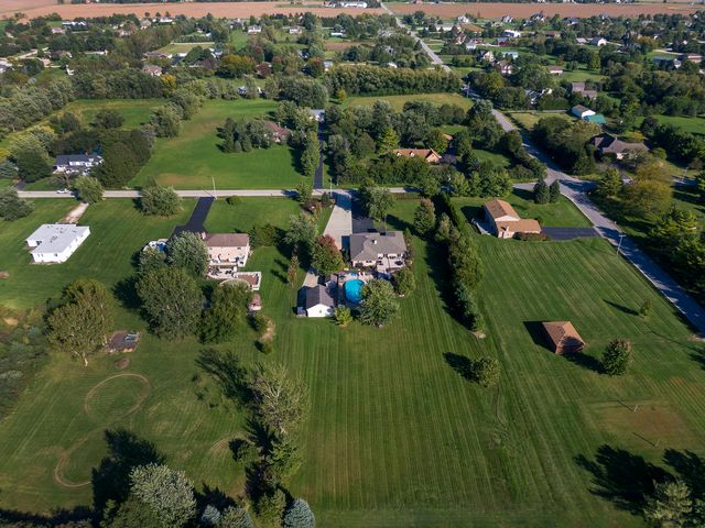 23826 S Schoolhouse Road, Manhattan, IL 60442