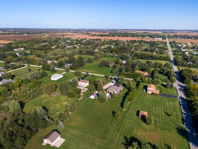 23826 S Schoolhouse Road, Manhattan, IL 60442
