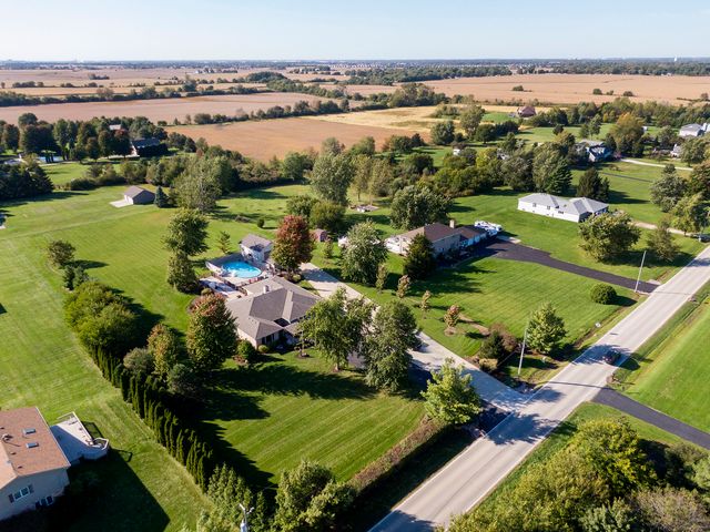 23826 S Schoolhouse Road, Manhattan, IL 60442