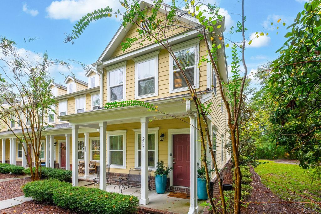 203 Bennett Lane, Summerville, SC 29483