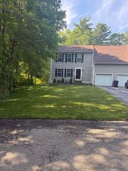 7 Elephant Rock Road, Seabrook, NH 03874