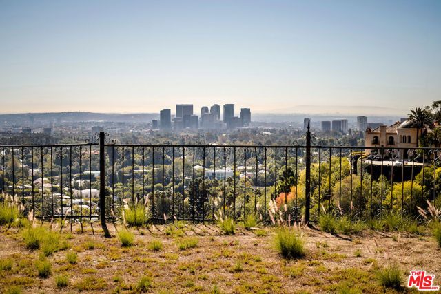 1436 Bella Drive, Beverly Hills, CA 90210