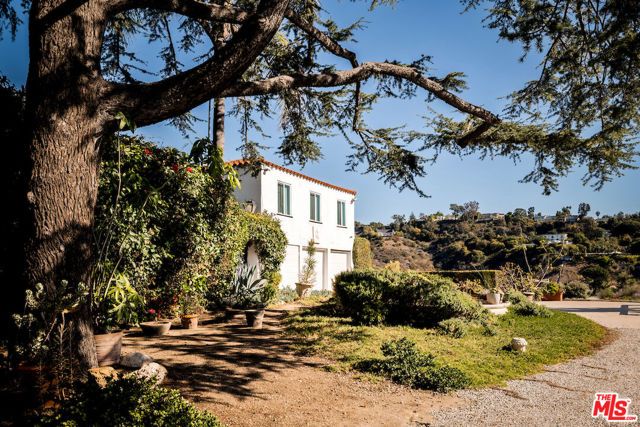 1436 Bella Drive, Beverly Hills, CA 90210