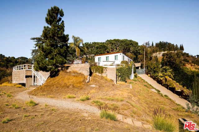 1436 Bella Drive, Beverly Hills, CA 90210