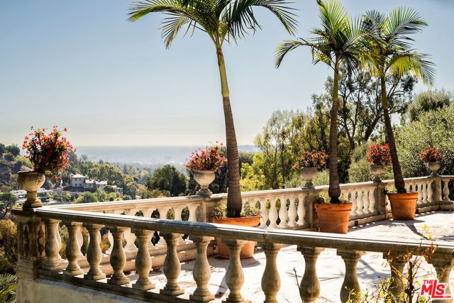 1436 Bella Drive, Beverly Hills, CA 90210