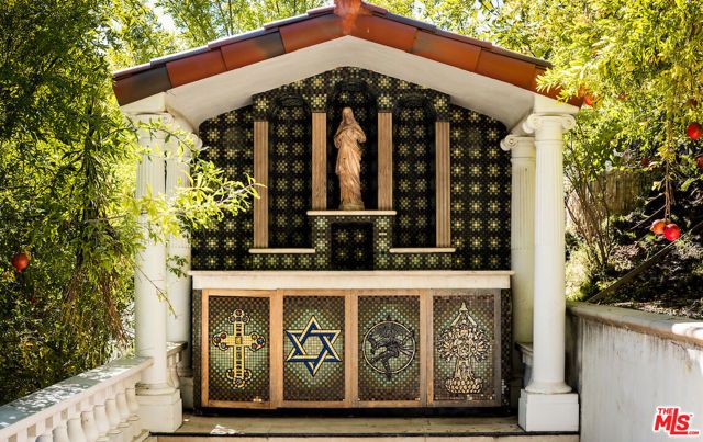 1436 Bella Drive, Beverly Hills, CA 90210