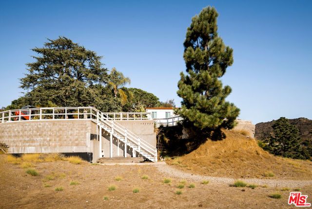 1436 Bella Drive, Beverly Hills, CA 90210