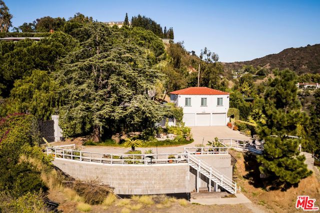 1436 Bella Drive, Beverly Hills, CA 90210