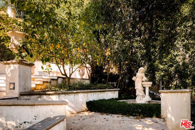 1436 Bella Drive, Beverly Hills, CA 90210