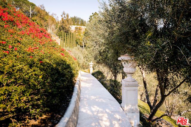 1436 Bella Drive, Beverly Hills, CA 90210