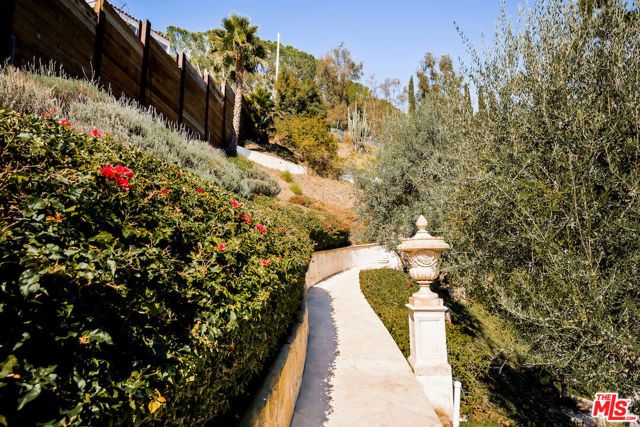 1436 Bella Drive, Beverly Hills, CA 90210