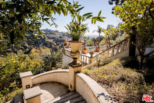 1436 Bella Drive, Beverly Hills, CA 90210