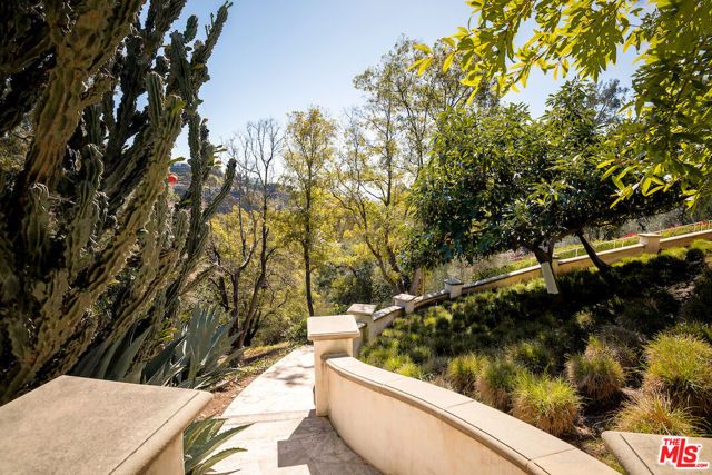 1436 Bella Drive, Beverly Hills, CA 90210