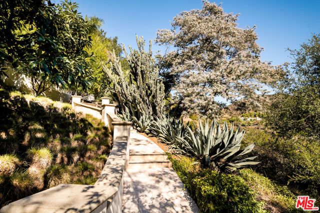 1436 Bella Drive, Beverly Hills, CA 90210